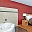 Clackamas Inn and Suites