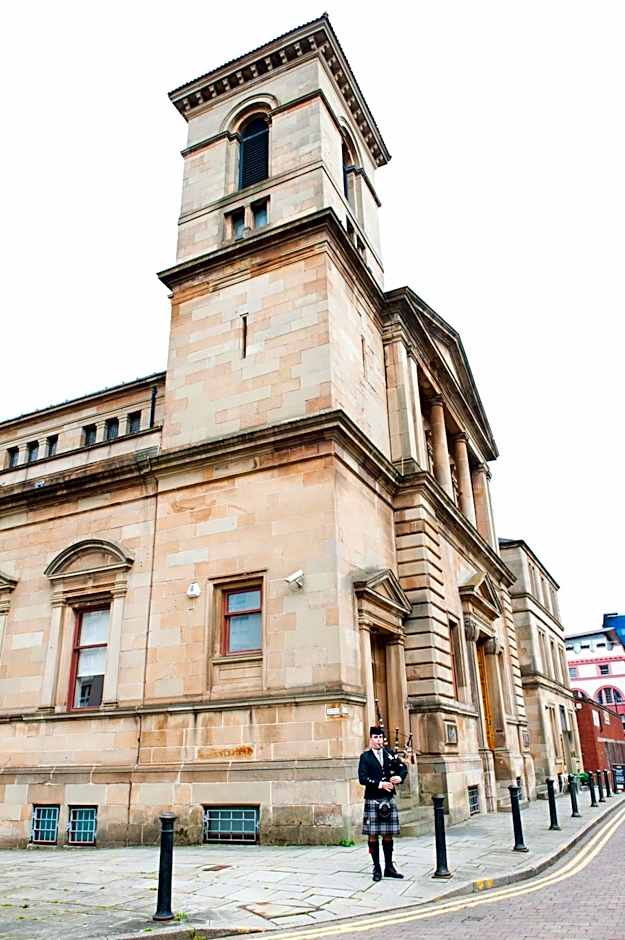 The Pipers' Tryst Hotel