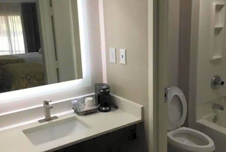 Baymont by Wyndham Topeka