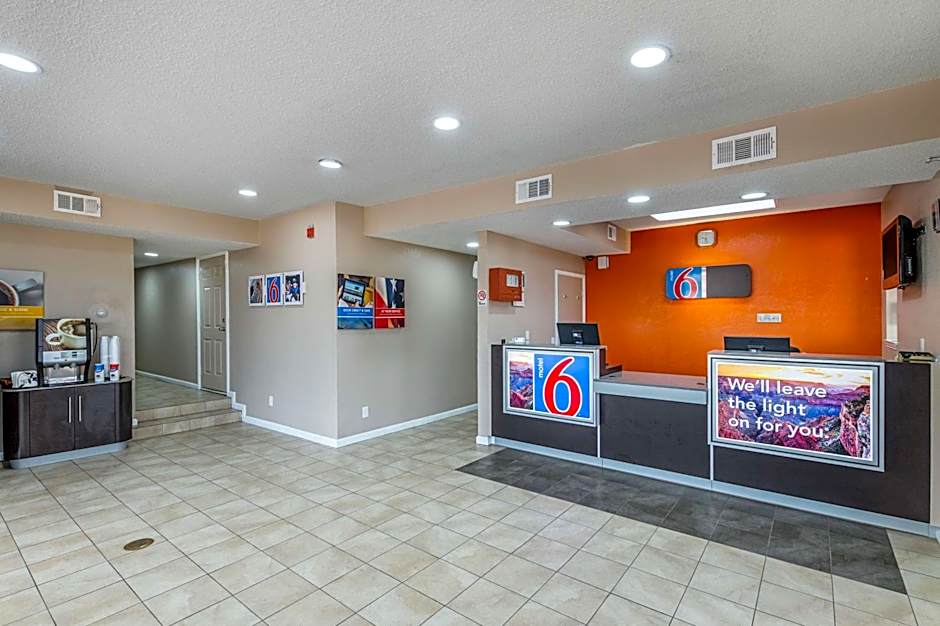 Motel 6-Waxahachie, TX