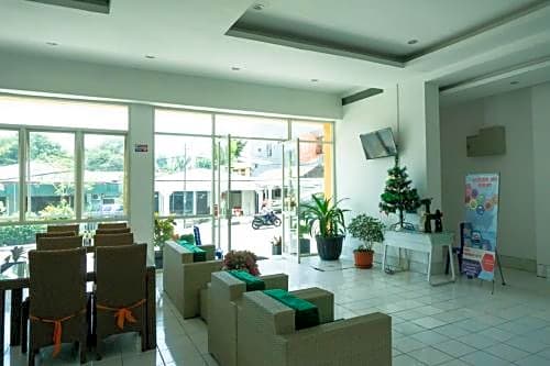 RedDoorz Plus @ Ende City Center