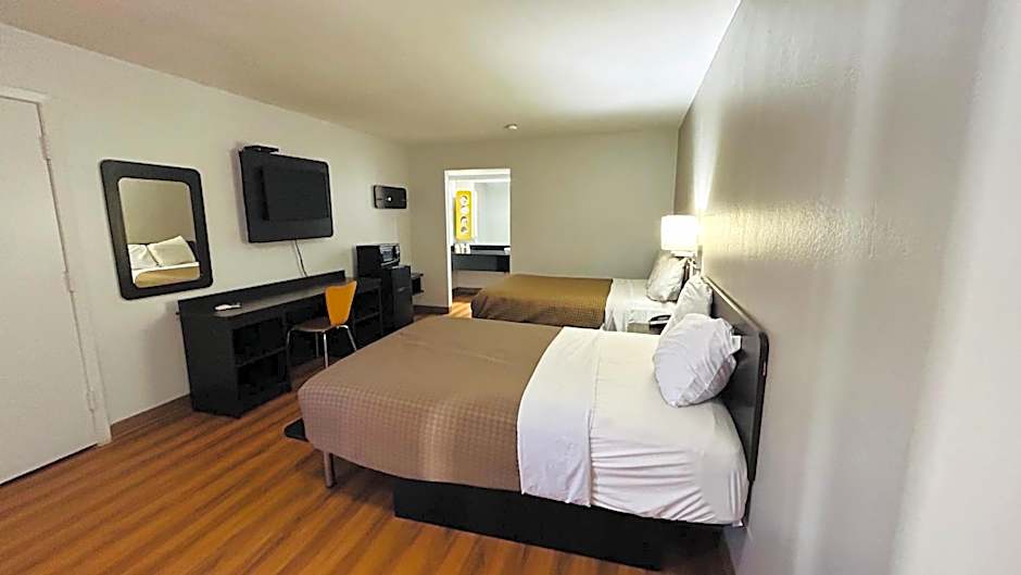 Super 7 Inn By OYO Tupelo Hwy 178
