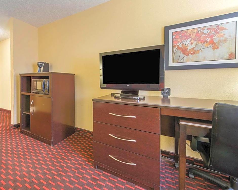 Comfort Suites Altoona North