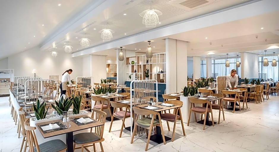 Valamar Tirena Hotel