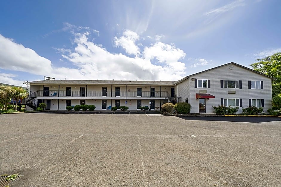 Garibaldi Inn at the Bay