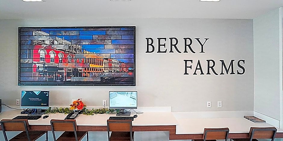 Holiday Inn Express & Suites Franklin - Berry Farms By IHG