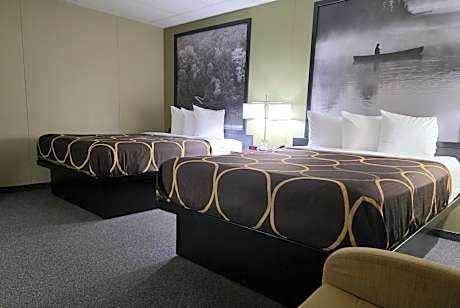 2 Queen Beds, Pet-Friendly, First Floor, Non-Smoking