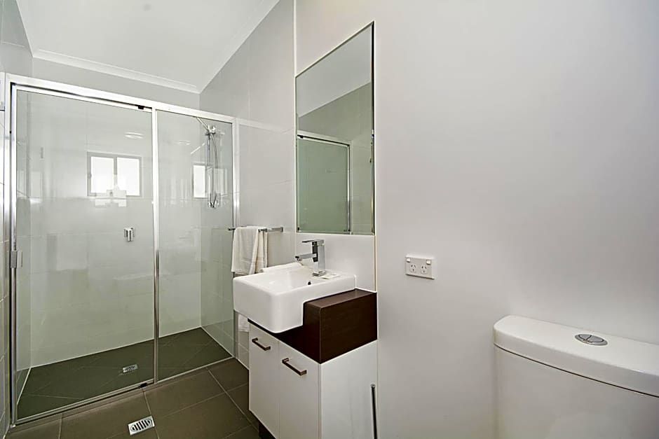 Cooroy Luxury Motel Apartments