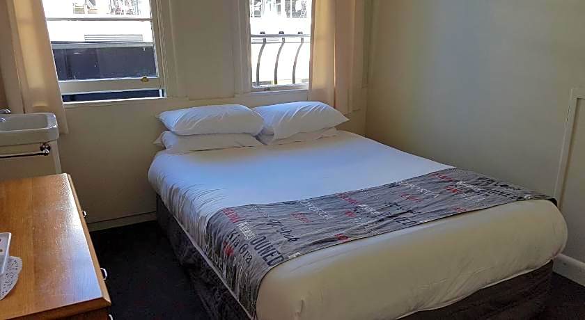 Whakatane Hotel
