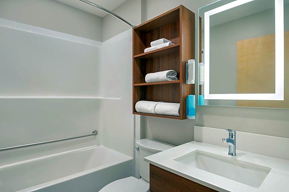 Park Inn by Radisson, Kelowna