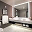 Ambassador Hotel Kansas City, Autograph Collection by Marriott