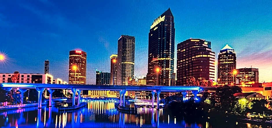 Days Inn & Suites by Wyndham Tampa near Ybor City