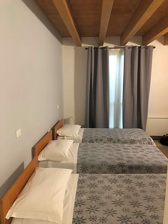 Triple Room — 1 fotoğraftan 1. fotoğraf