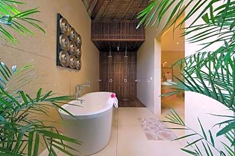 Ten-Bedroom Villa with Private Pool