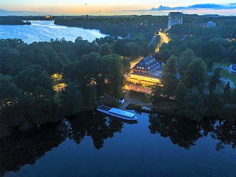 Lake House Plon