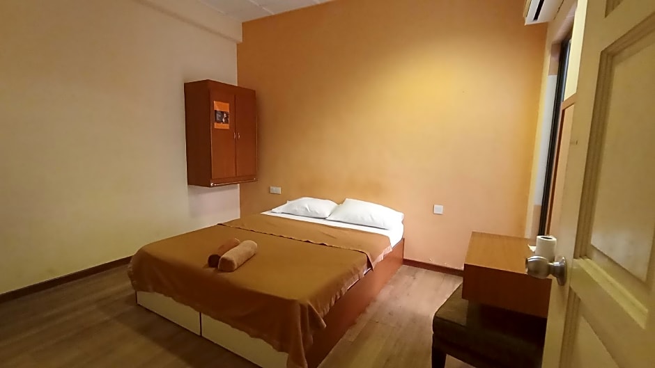 Straits Settlement Inn