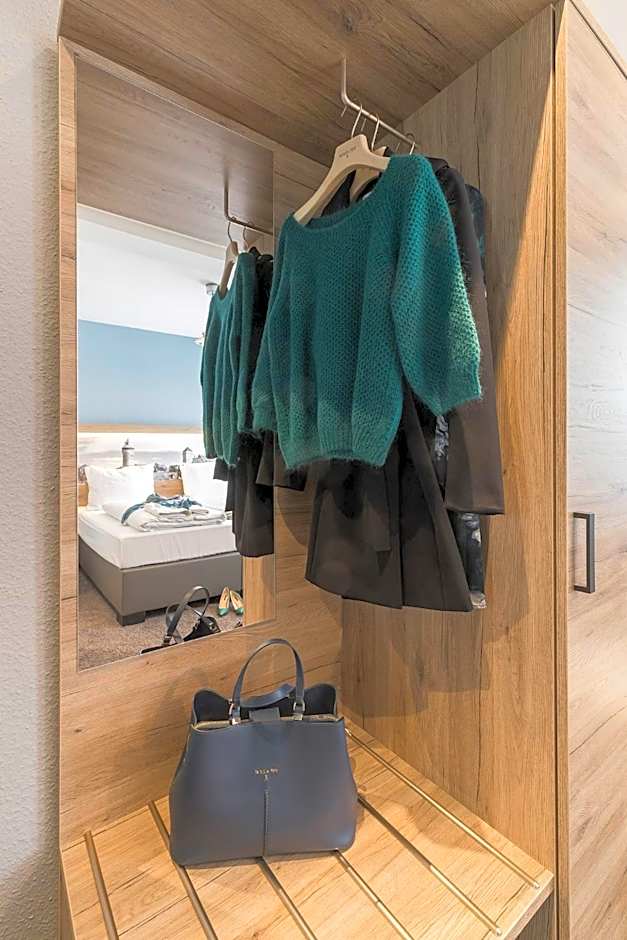 Riverview Apartments by dasPaul