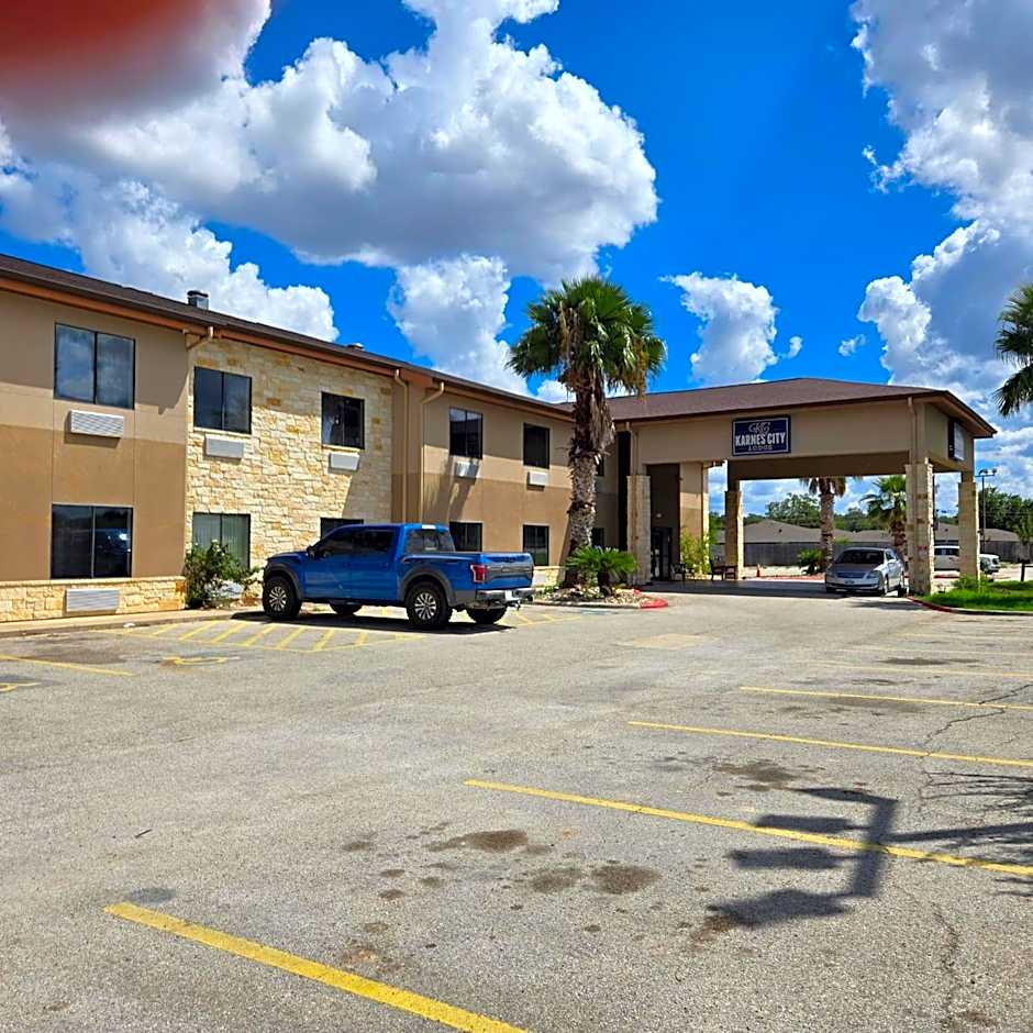 Karnes City Lodge