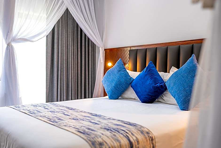 Azambezi River Lodge