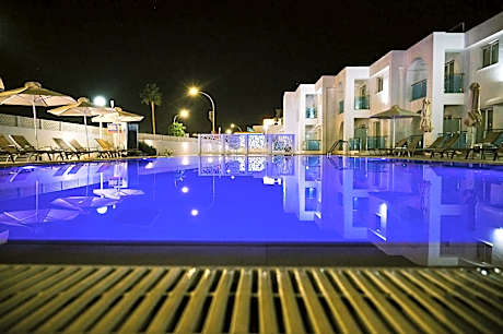 Kaos Hotel Apartments