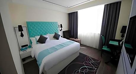 Xana Lite Korla Xiangli Avenue Food Street