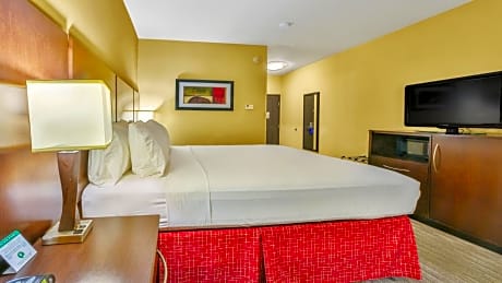 Standard King Room with Roll-In Shower - Communications Access