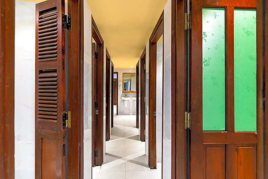 Harmony Old Town Hostel & Pool Bar