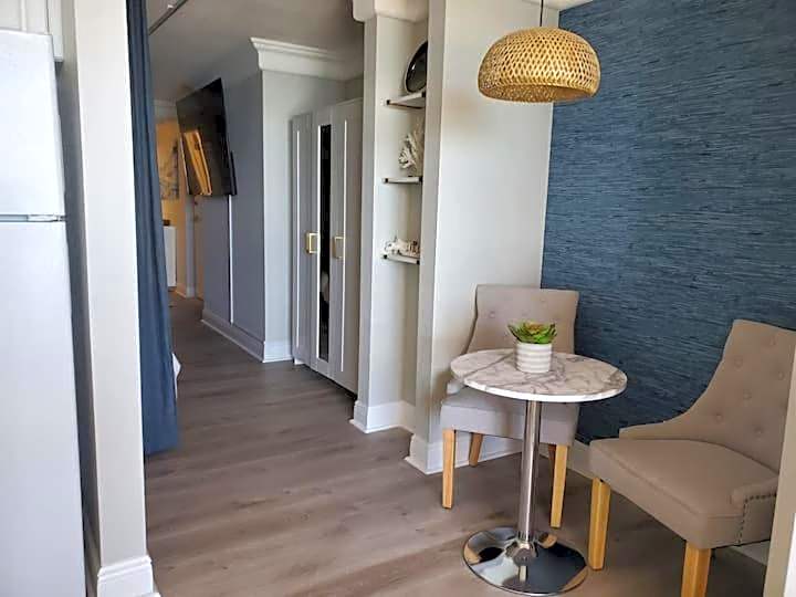 Beautiful one bedroom oceanfront condo