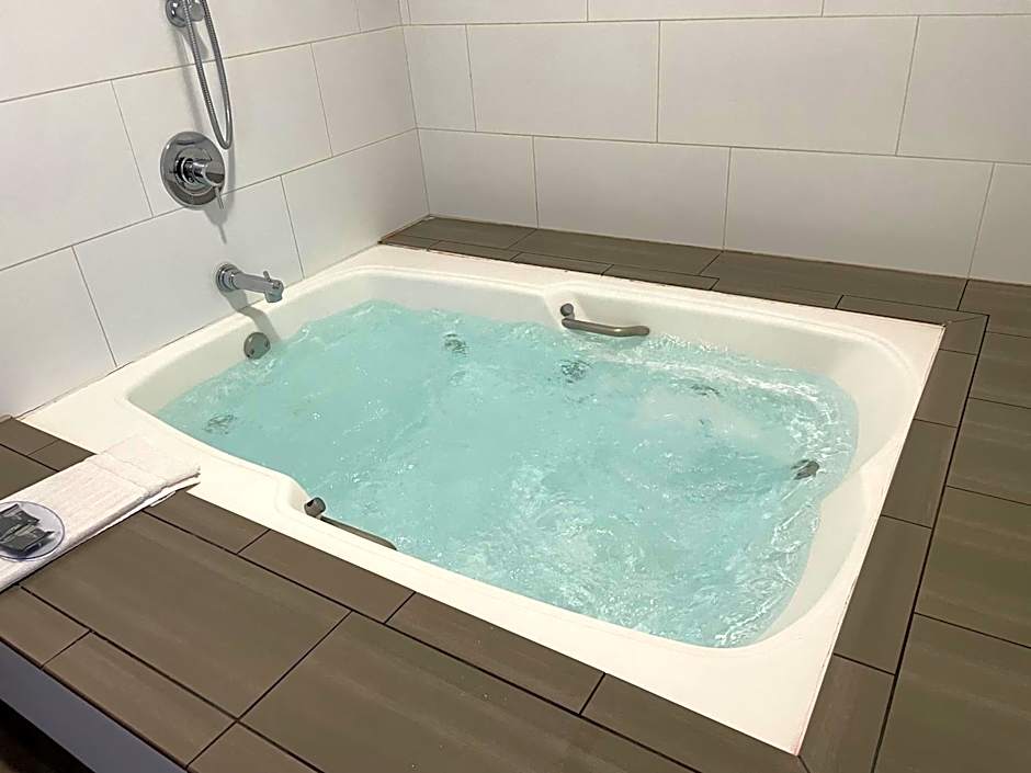 Country Inn & Suites by Radisson, Bakersfield, CA