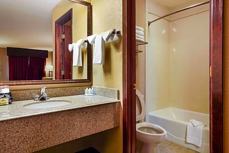 Quality Inn & Suites West Helena