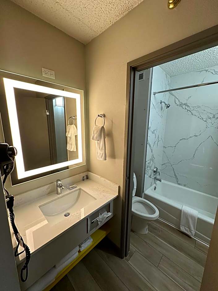 Days Inn by Wyndham Mandan Bismarck Area