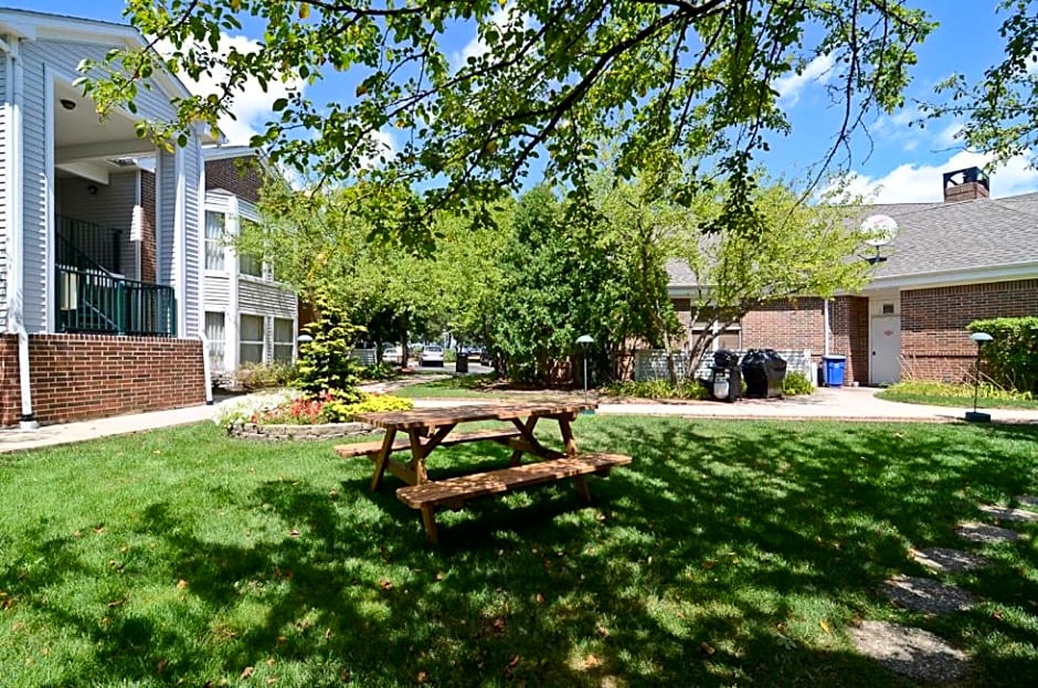 Homewood Suites by Hilton Chicago - Schaumburg