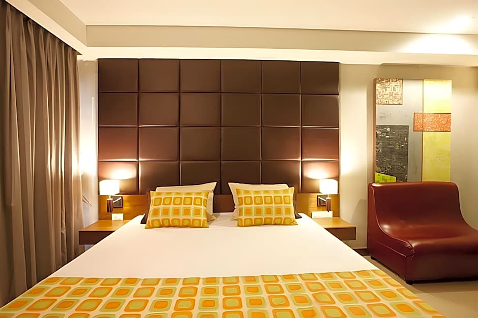 Collection O The Bangkok Cha Cha Suite