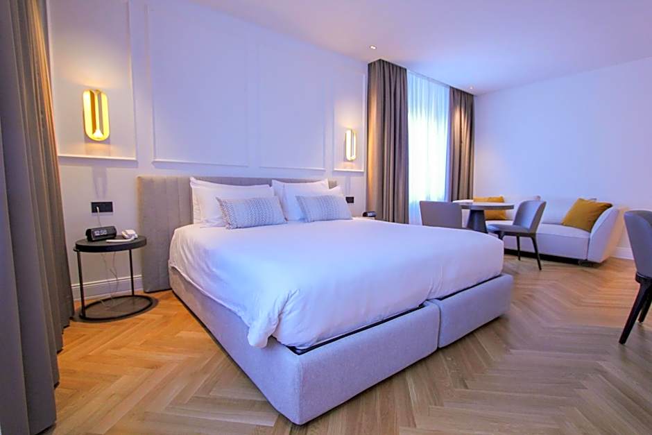 Ambassador Palace Hotel