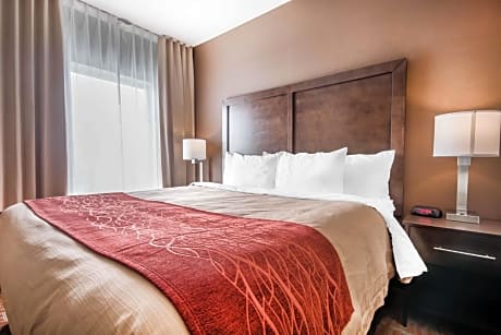 Standard King Room - Non-Smoking 