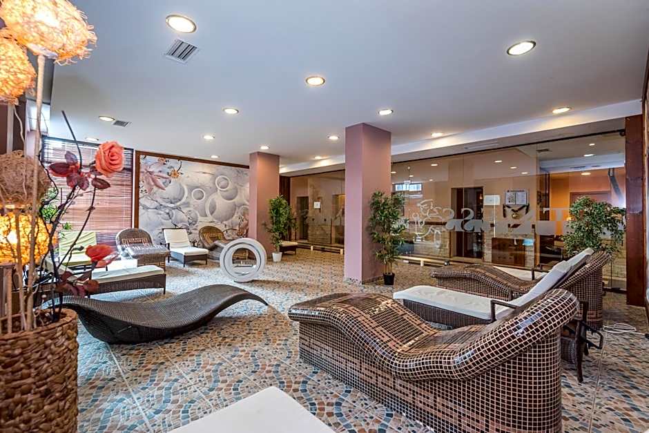 St.George Ski & Holiday