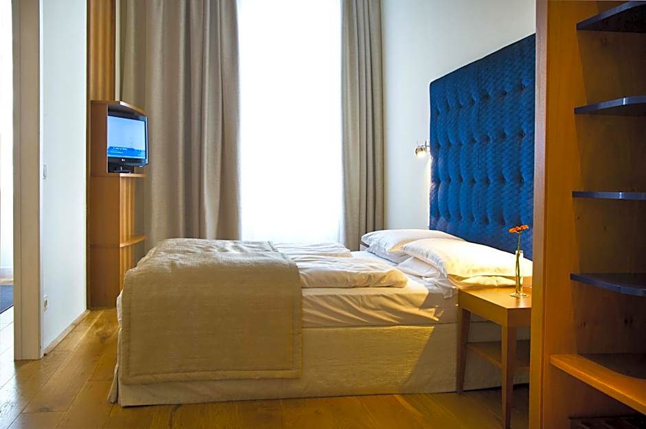 HiLight Suites Hotel