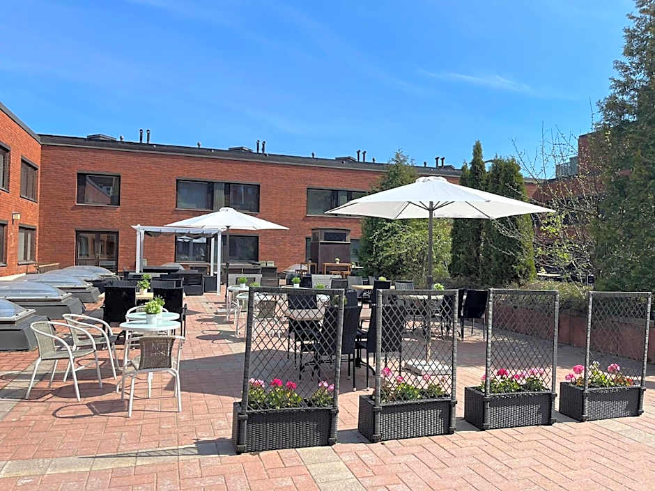 Hotel Haaga Central Park