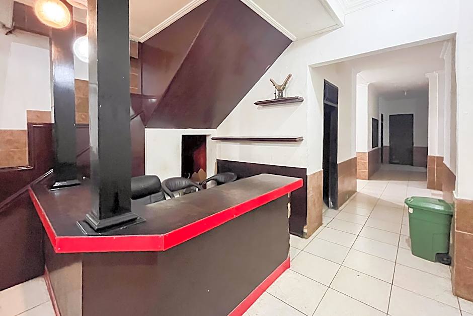 Urbanview Hotel Transit near Bandara Sultan Hasanuddin – Maros, CA