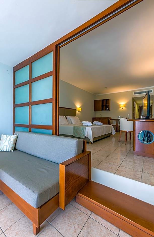 Kipriotis Maris Suites