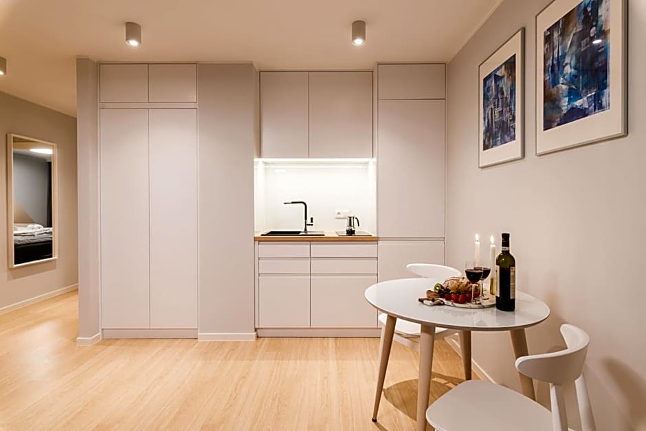 Q17 Apartments Rynek