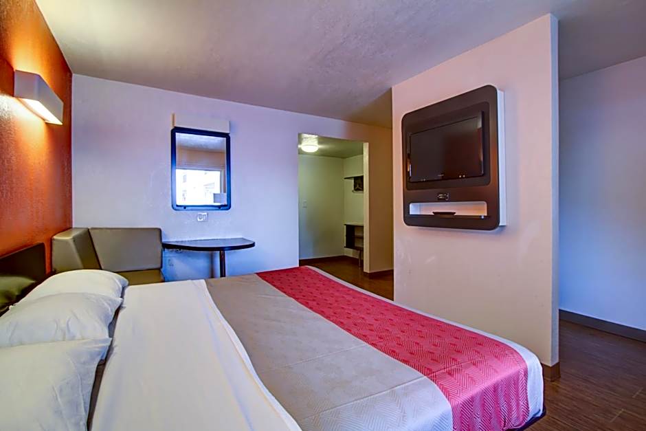 Motel 6 Richfield OH