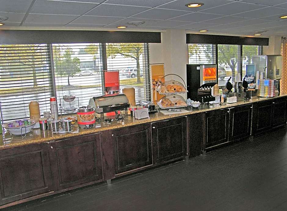 Hampton Inn By Hilton Norfolk/Chesapeake