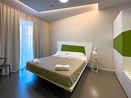 One-Bedroom Deluxe Apartment