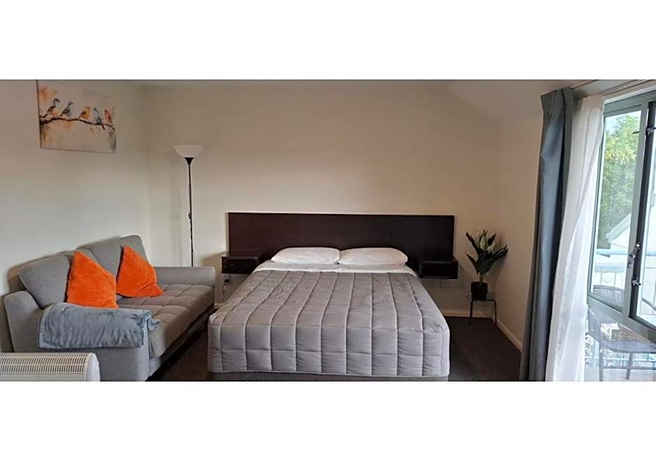 Alcala Motor Lodge