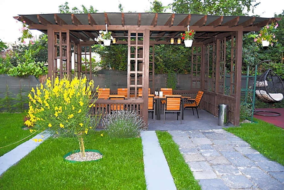 Delta Est Hotel & Restaurant