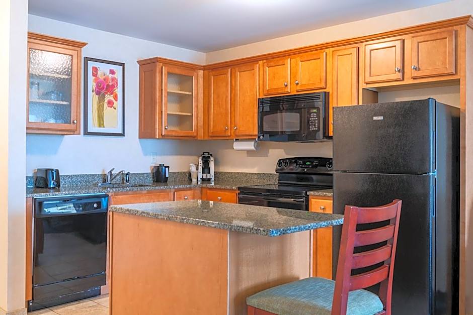 White River Inn & Suites