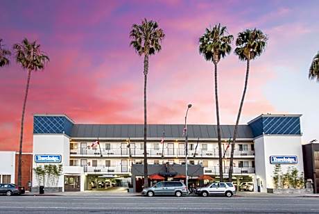 Travelodge by Wyndham Culver City