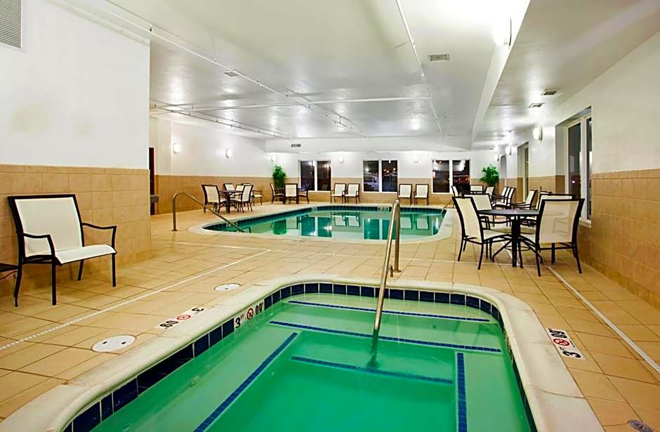 Holiday Inn Express Hotel & Suites Mattoon By IHG