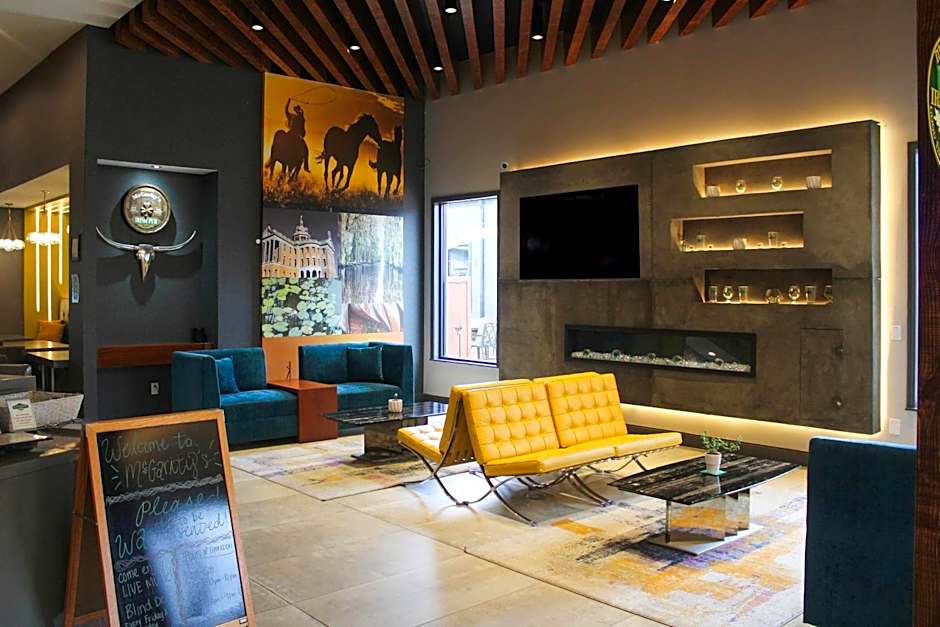 Clarion Pointe Marshall